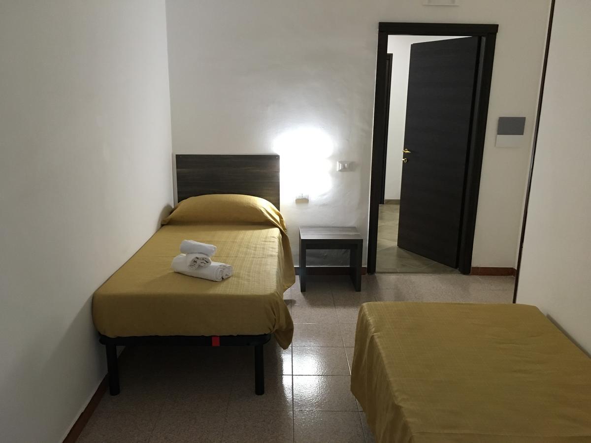 Hotel Virgilio Taranto Exteriör bild
