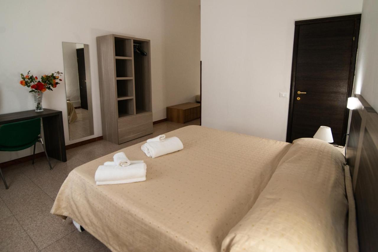 Hotel Virgilio Taranto Exteriör bild