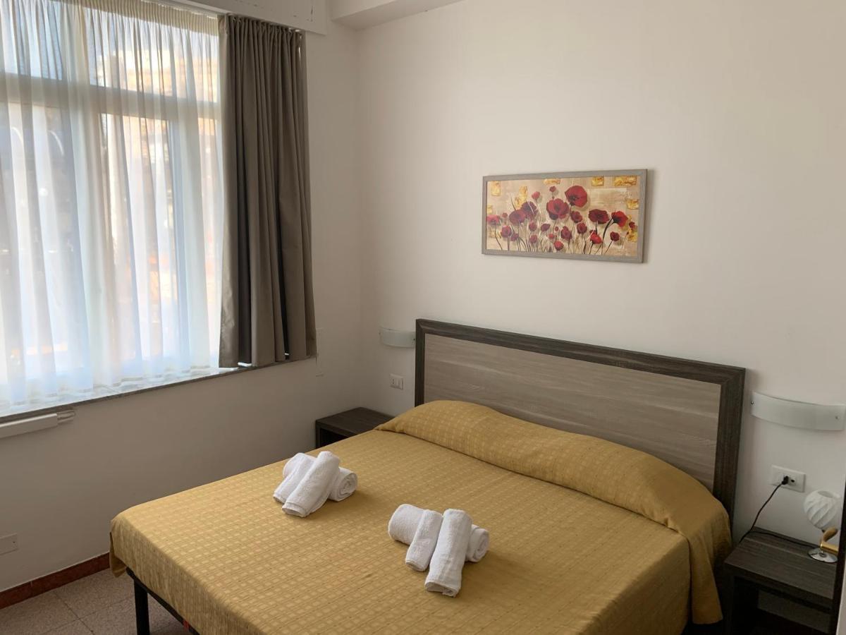 Hotel Virgilio Taranto Exteriör bild